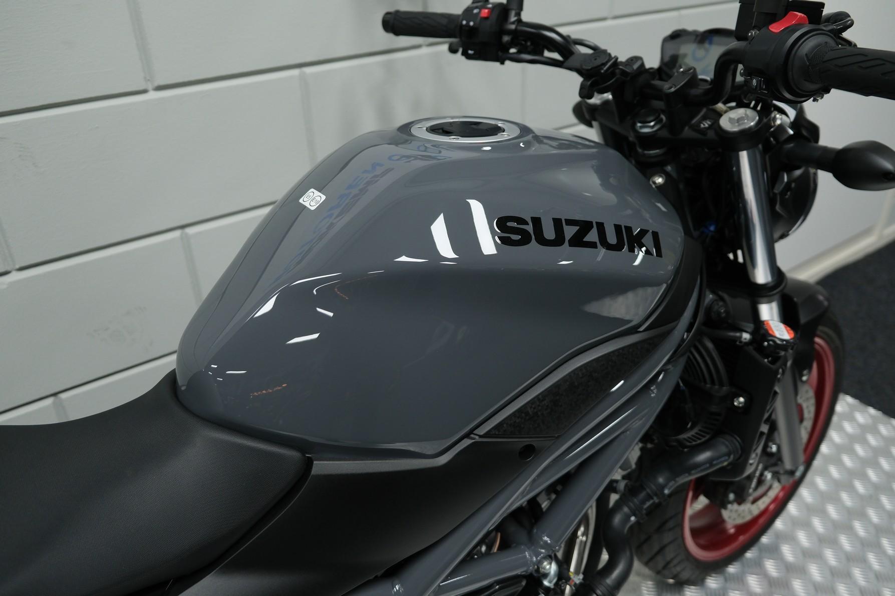 SUZUKI - SV 650 A