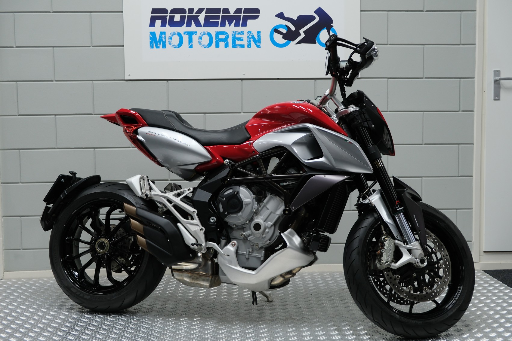 MV AGUSTA - STRADALE 800 ABS