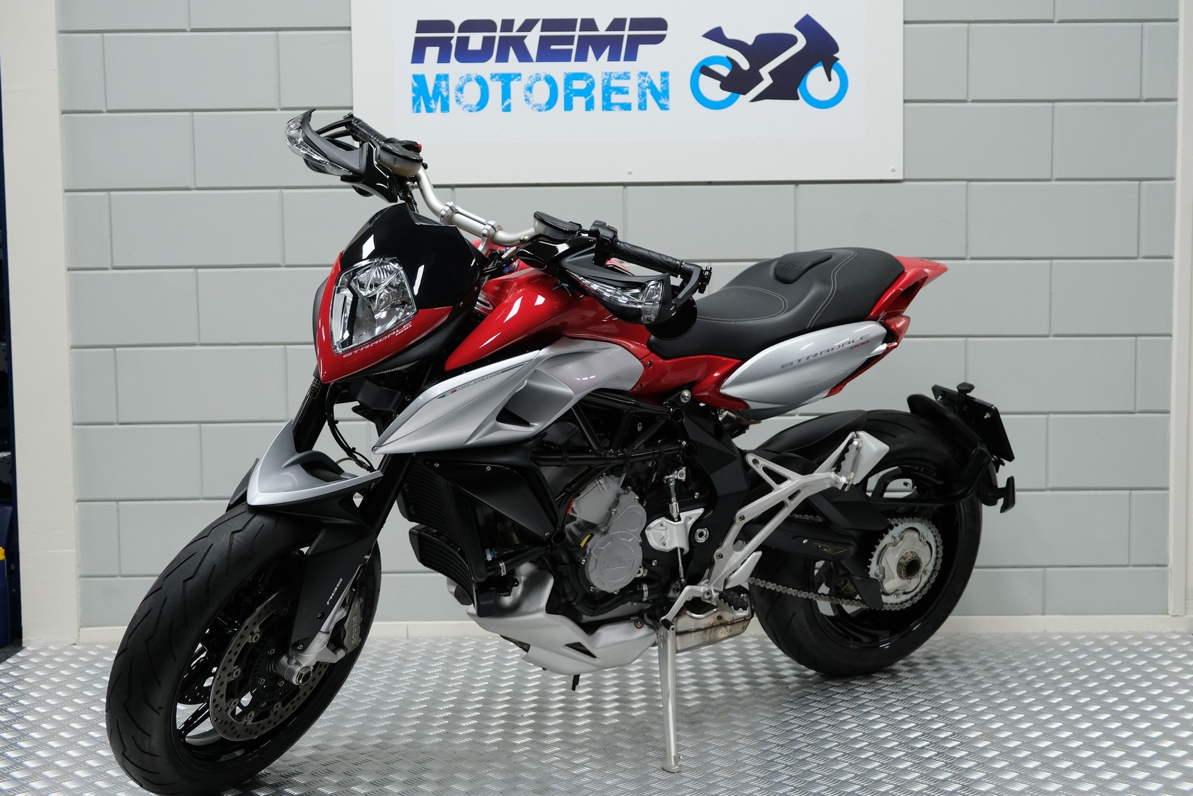 MV AGUSTA - STRADALE 800 ABS