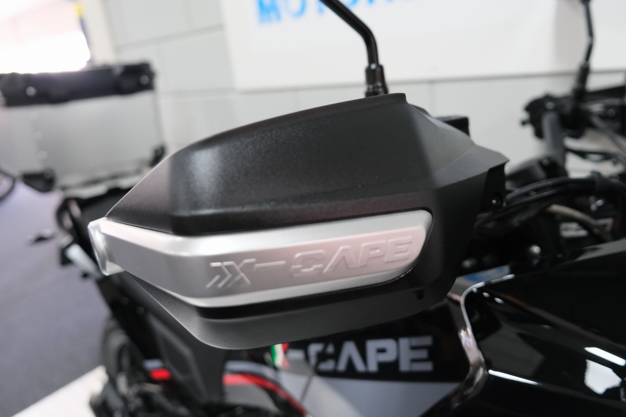MOTO MORINI - X-CAPE 650 ALL-ROAD
