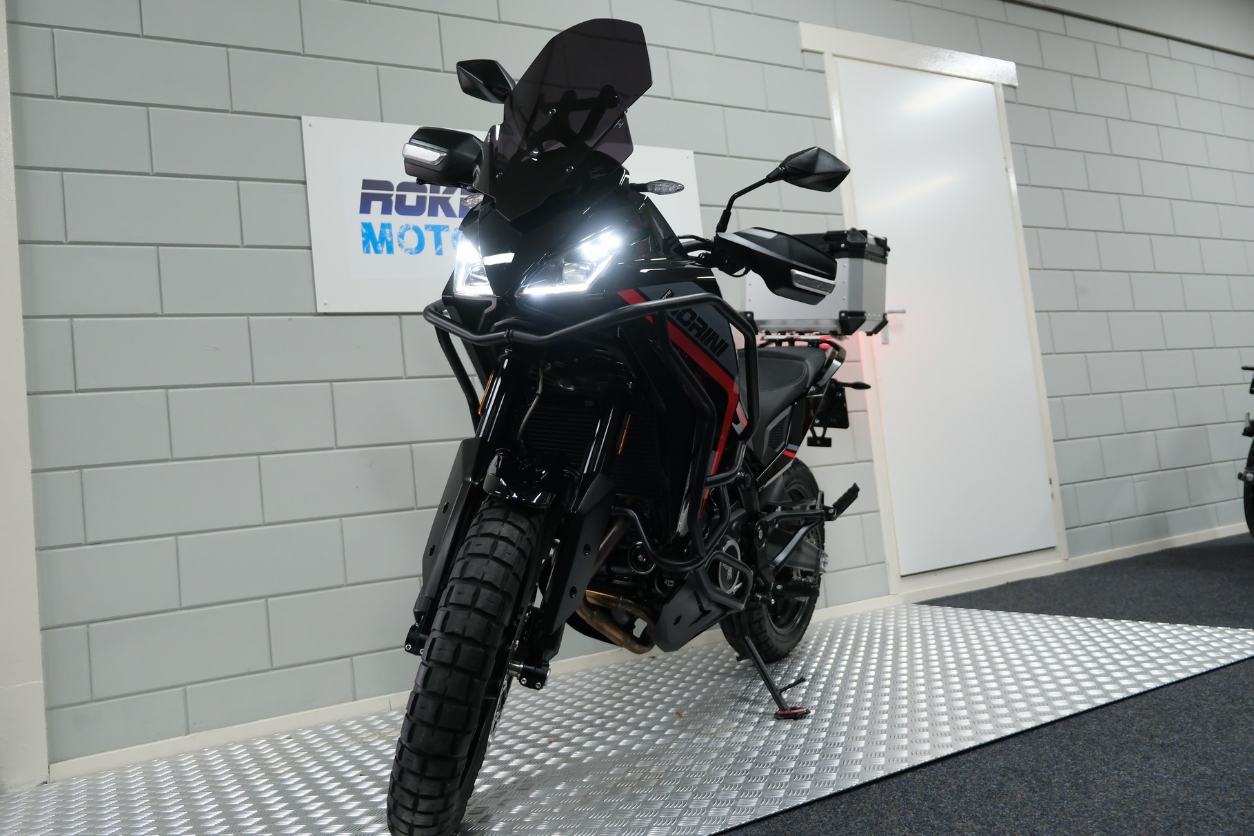 MOTO MORINI - X-CAPE 650 ALL-ROAD
