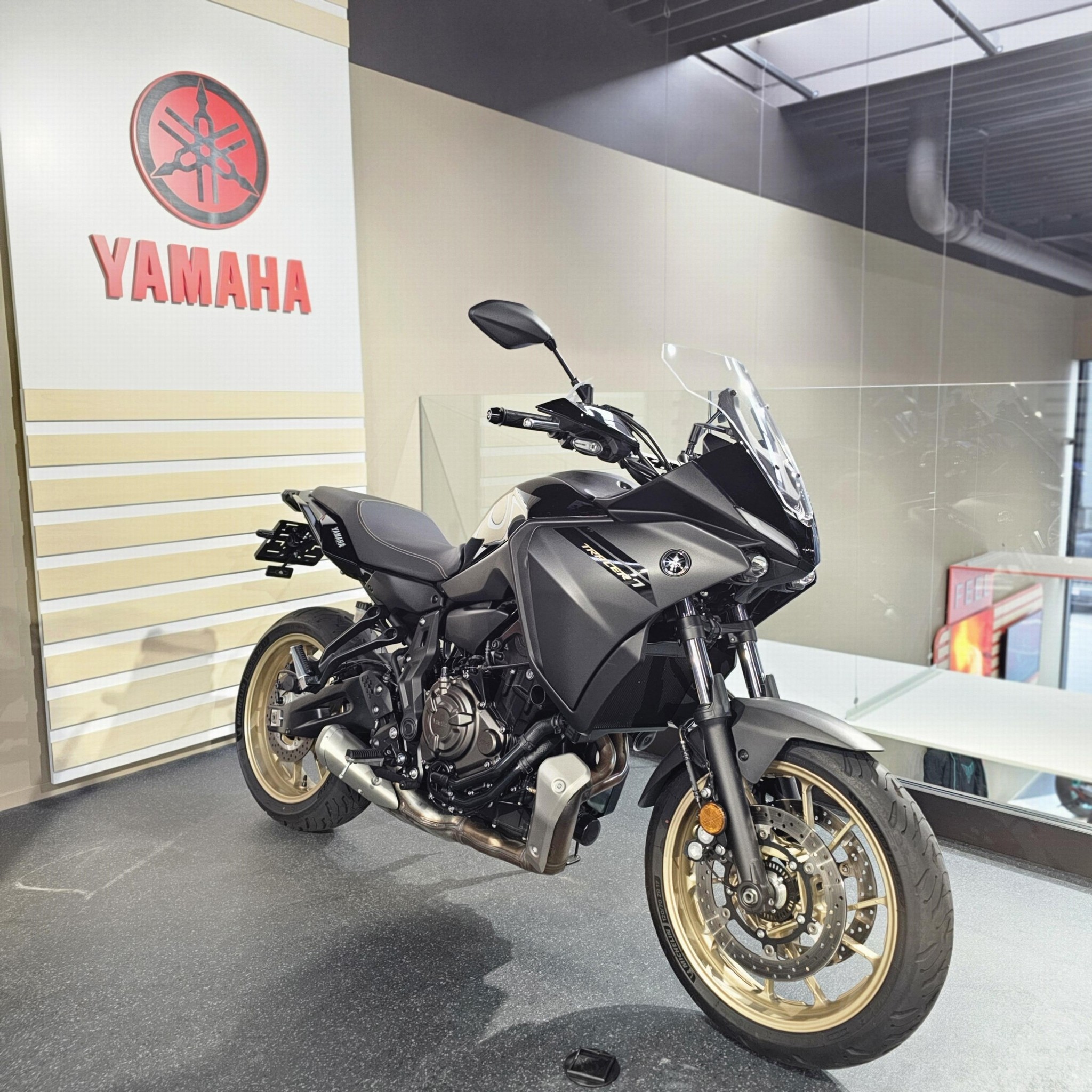 YAMAHA - TRACER 7