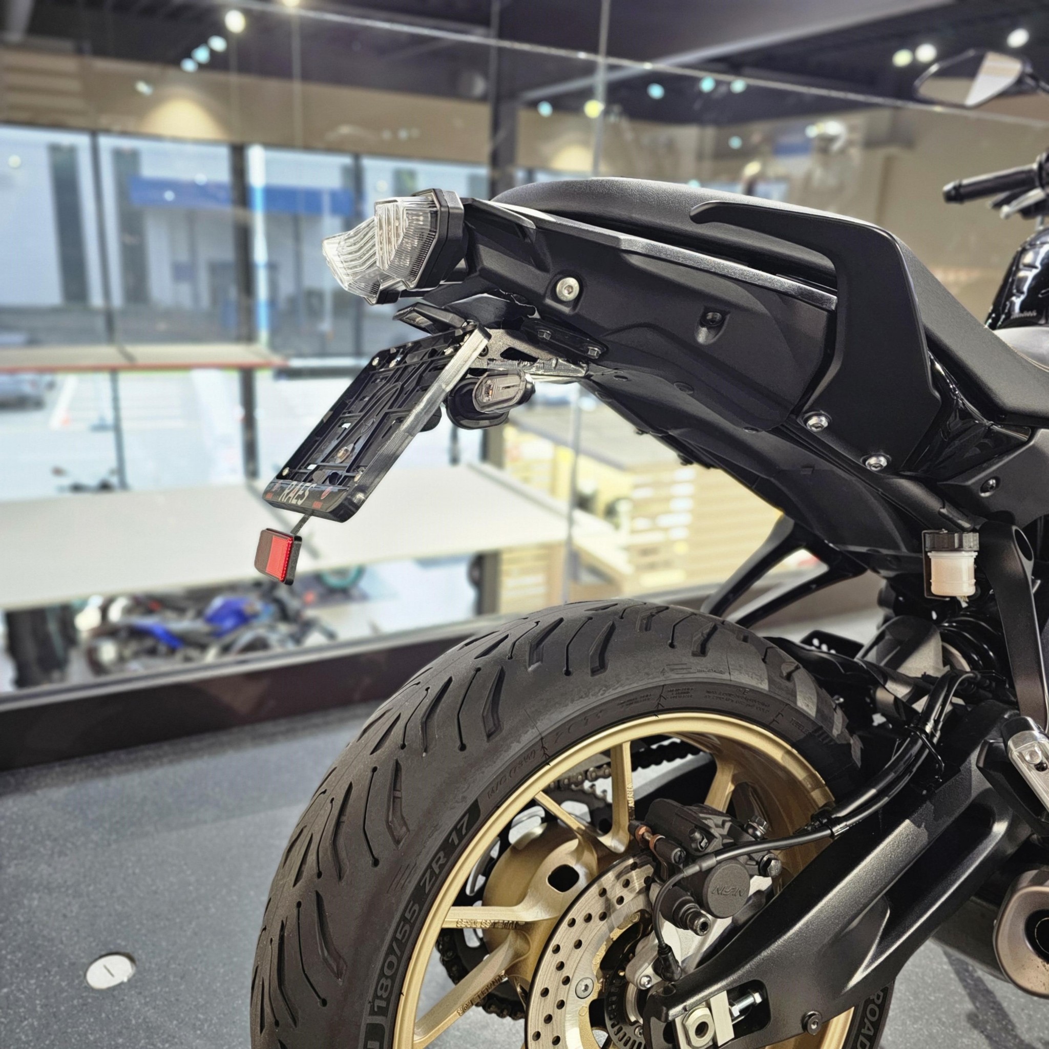 YAMAHA - TRACER 7