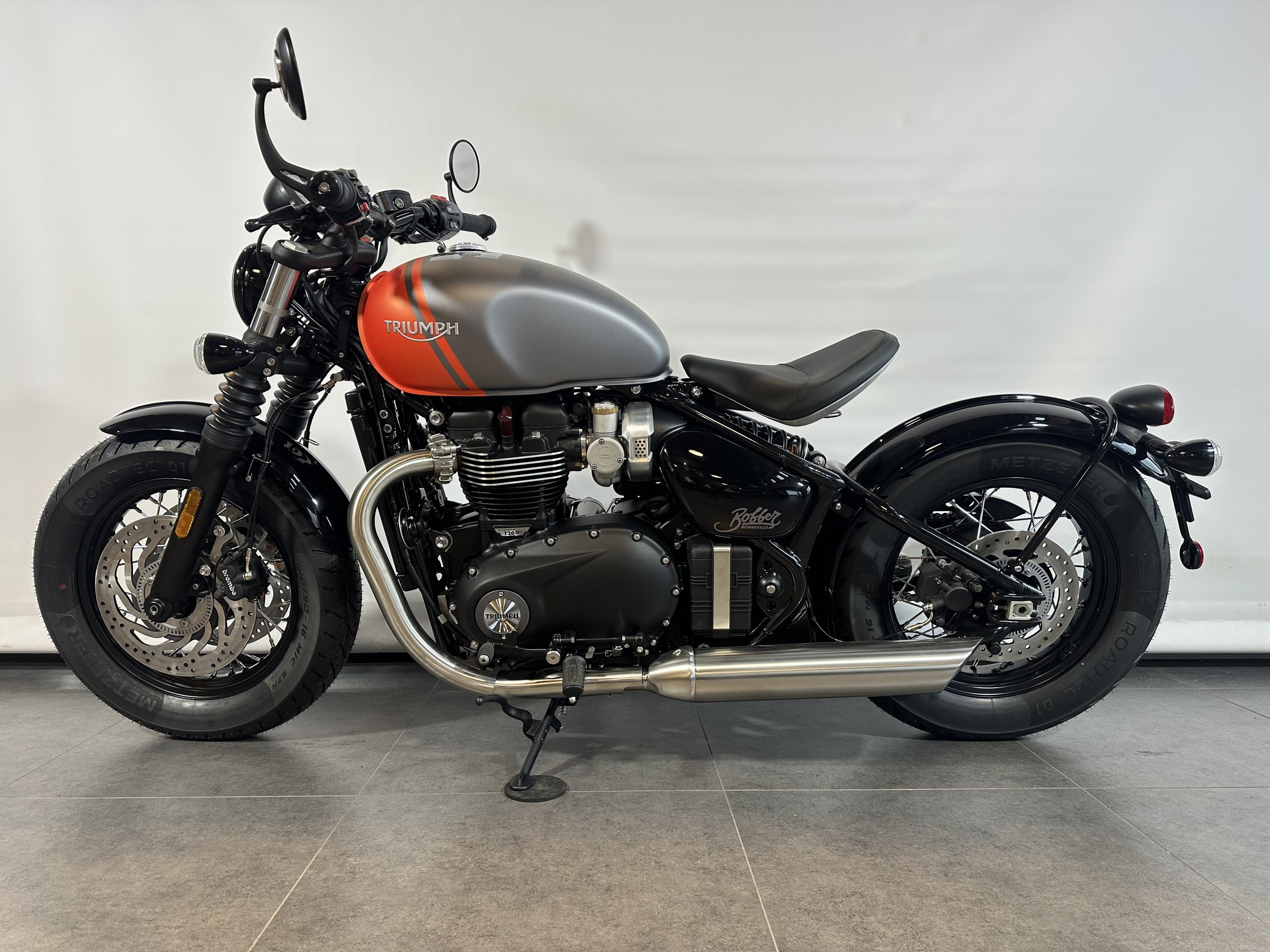 TRIUMPH - BONNEVILLE BOBBER