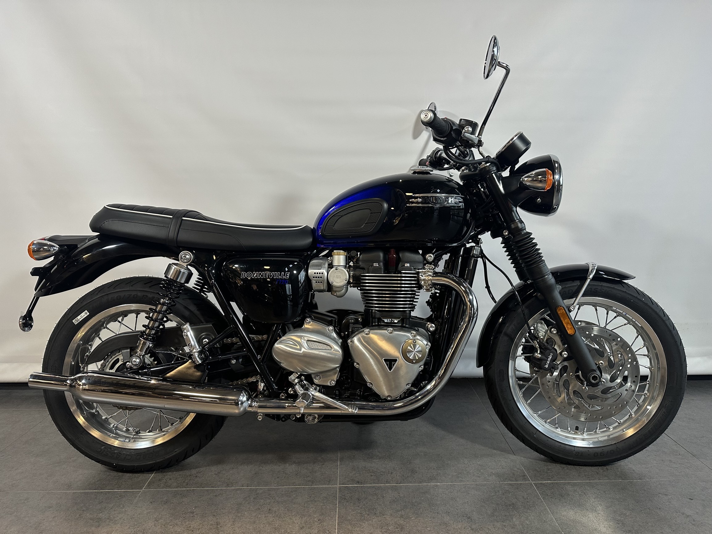 TRIUMPH - BONNEVILLE T120
