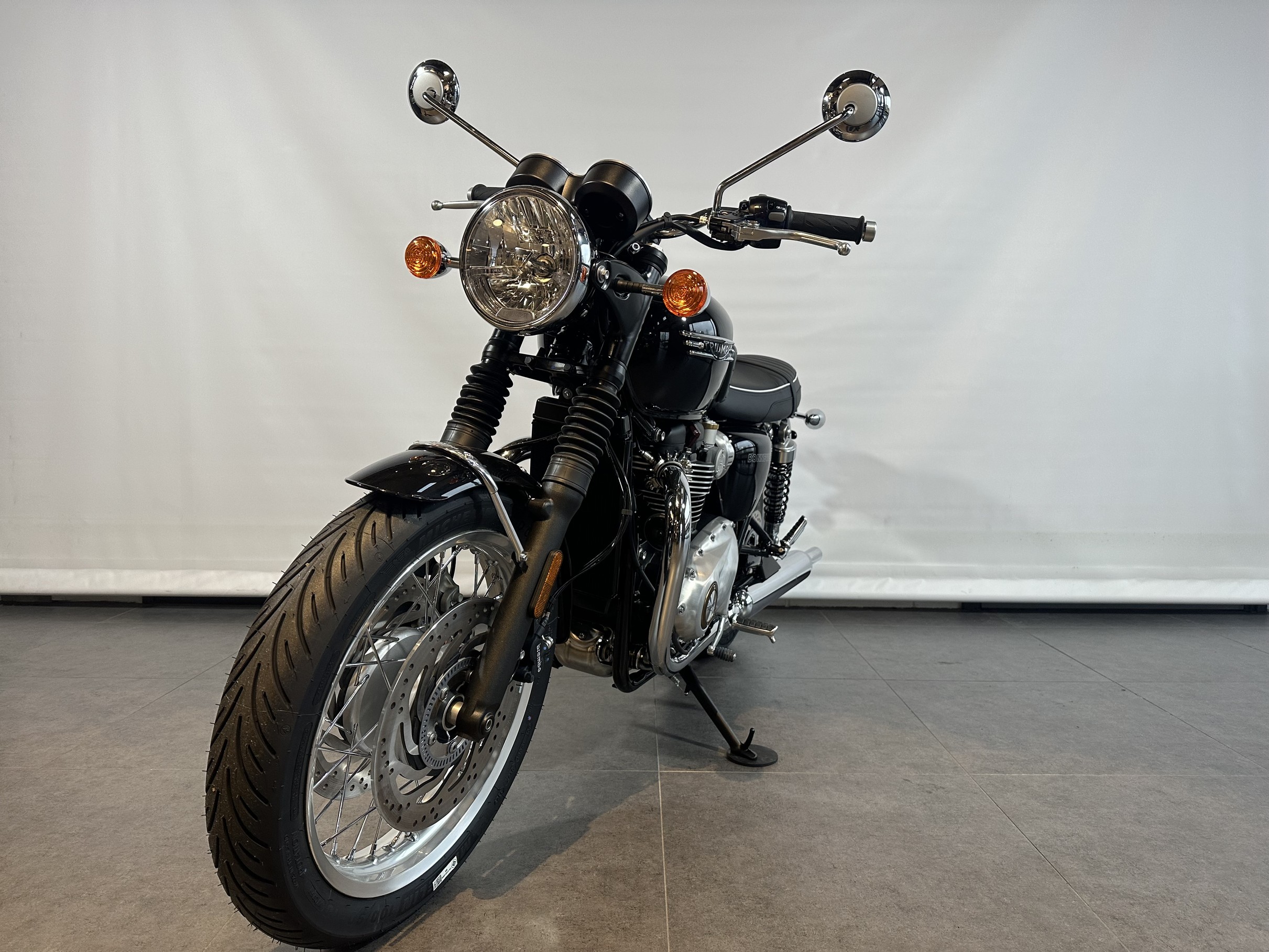 TRIUMPH - BONNEVILLE T120