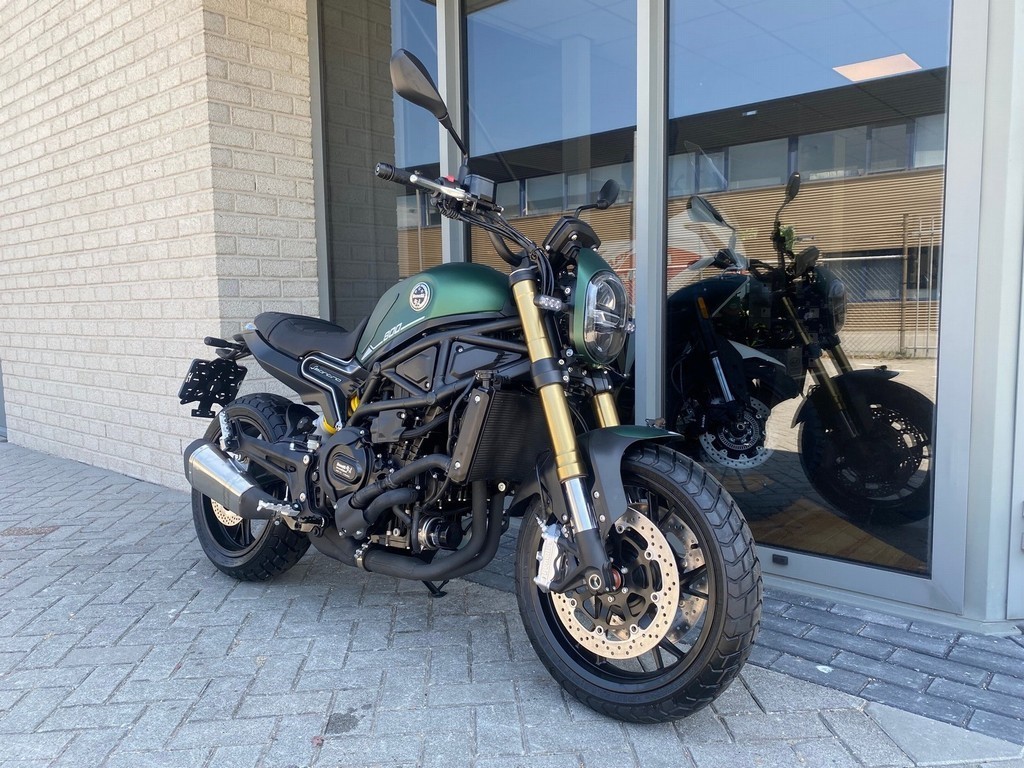 BENELLI - LEONCINO 800