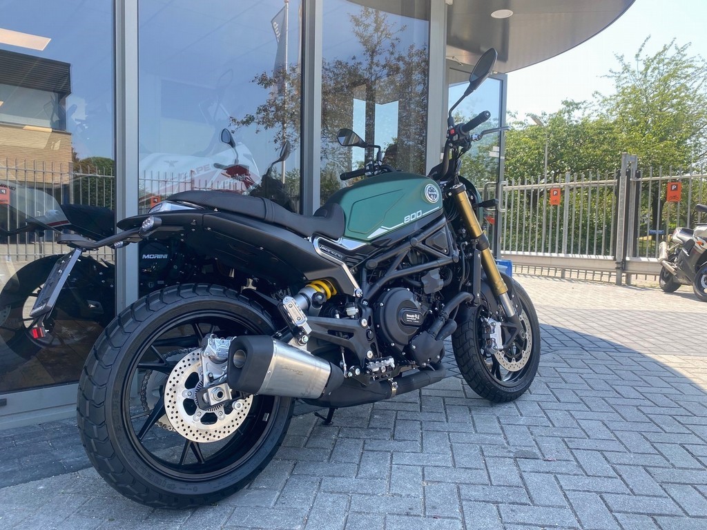 BENELLI - LEONCINO 800