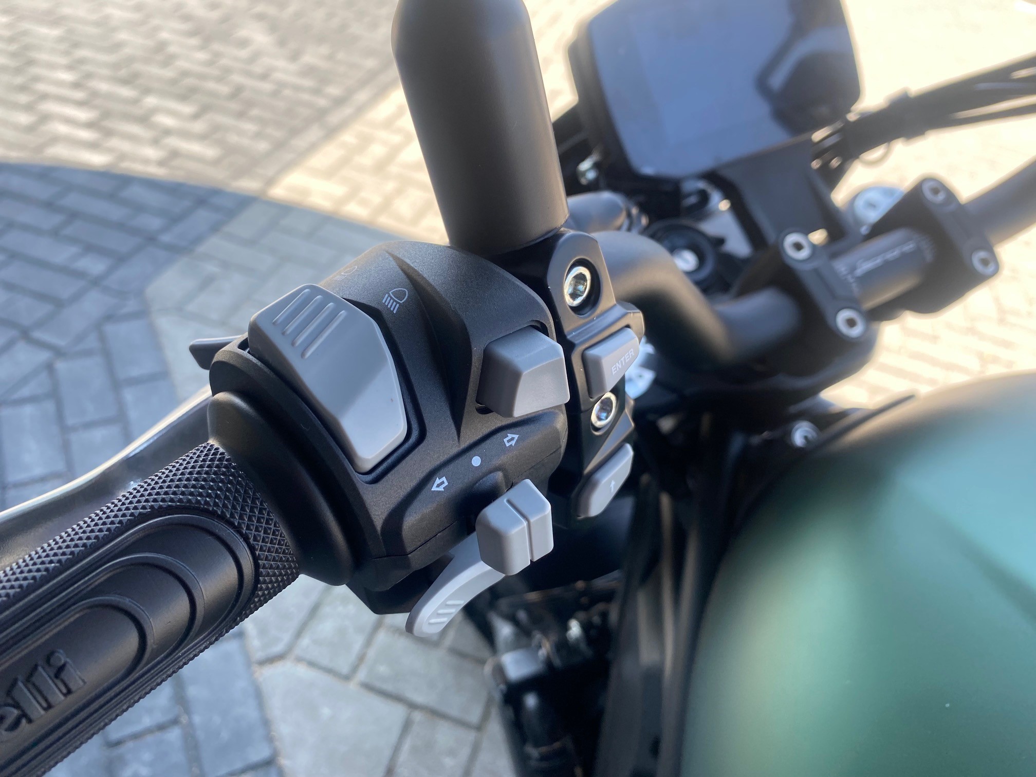 BENELLI - LEONCINO 800