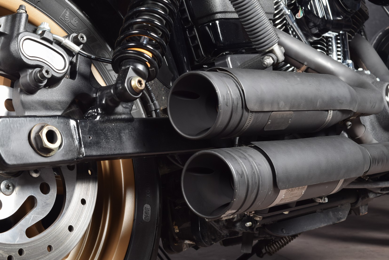 HARLEY-DAVIDSON - FXDLS Low Rider S J&H uitlaten