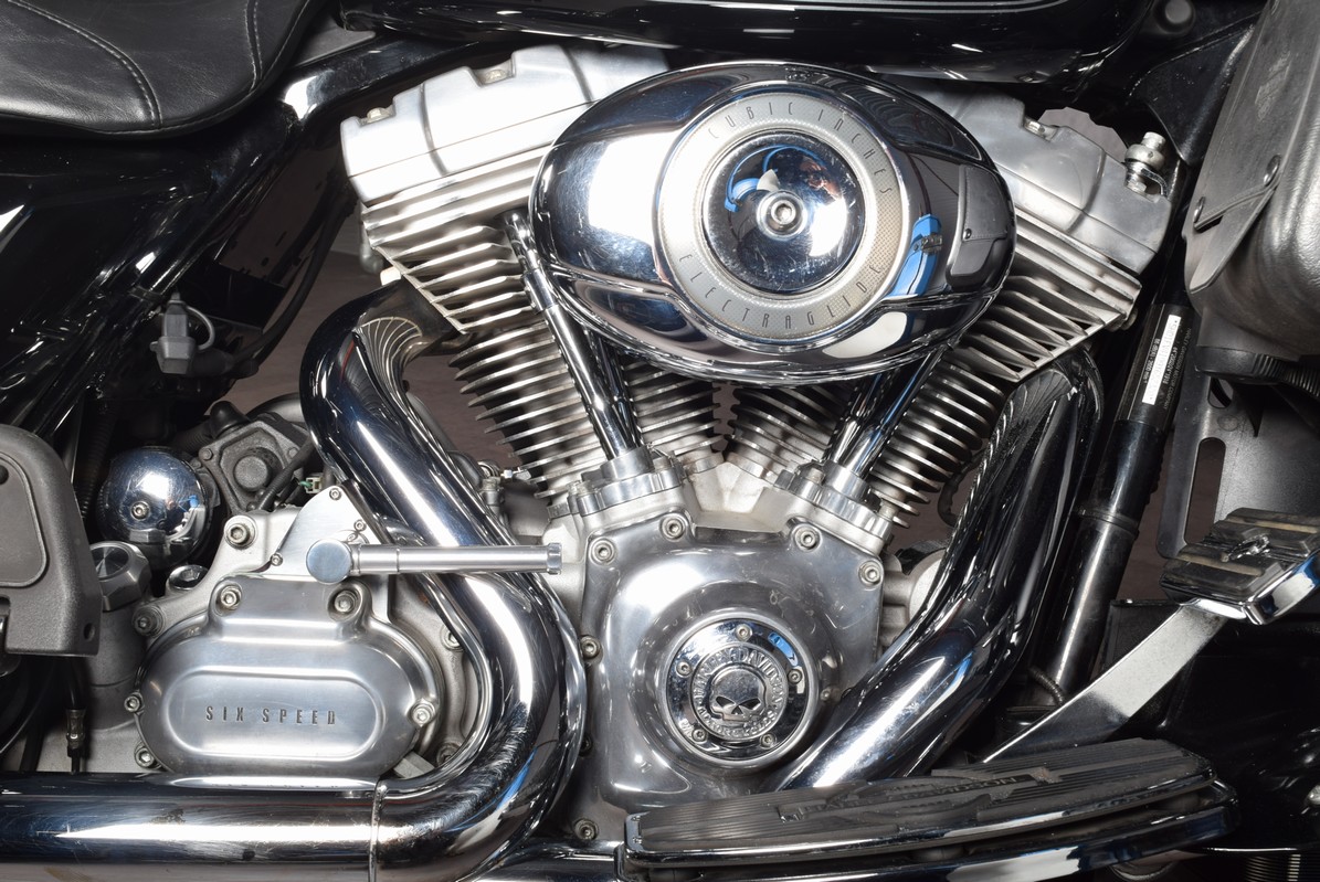 HARLEY-DAVIDSON - FLHT Electra Glide Standaard