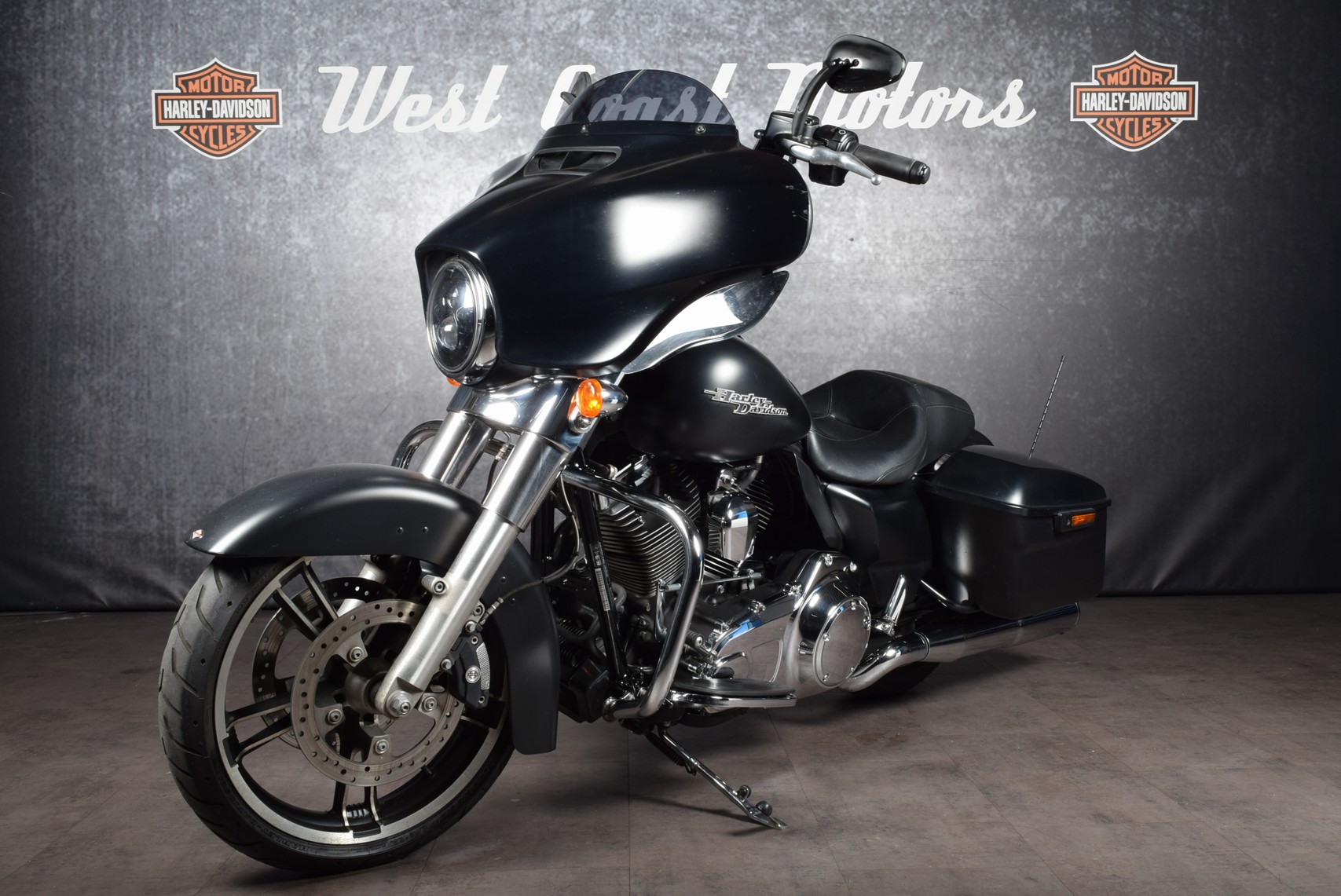 HARLEY-DAVIDSON - FLHX Street Glide