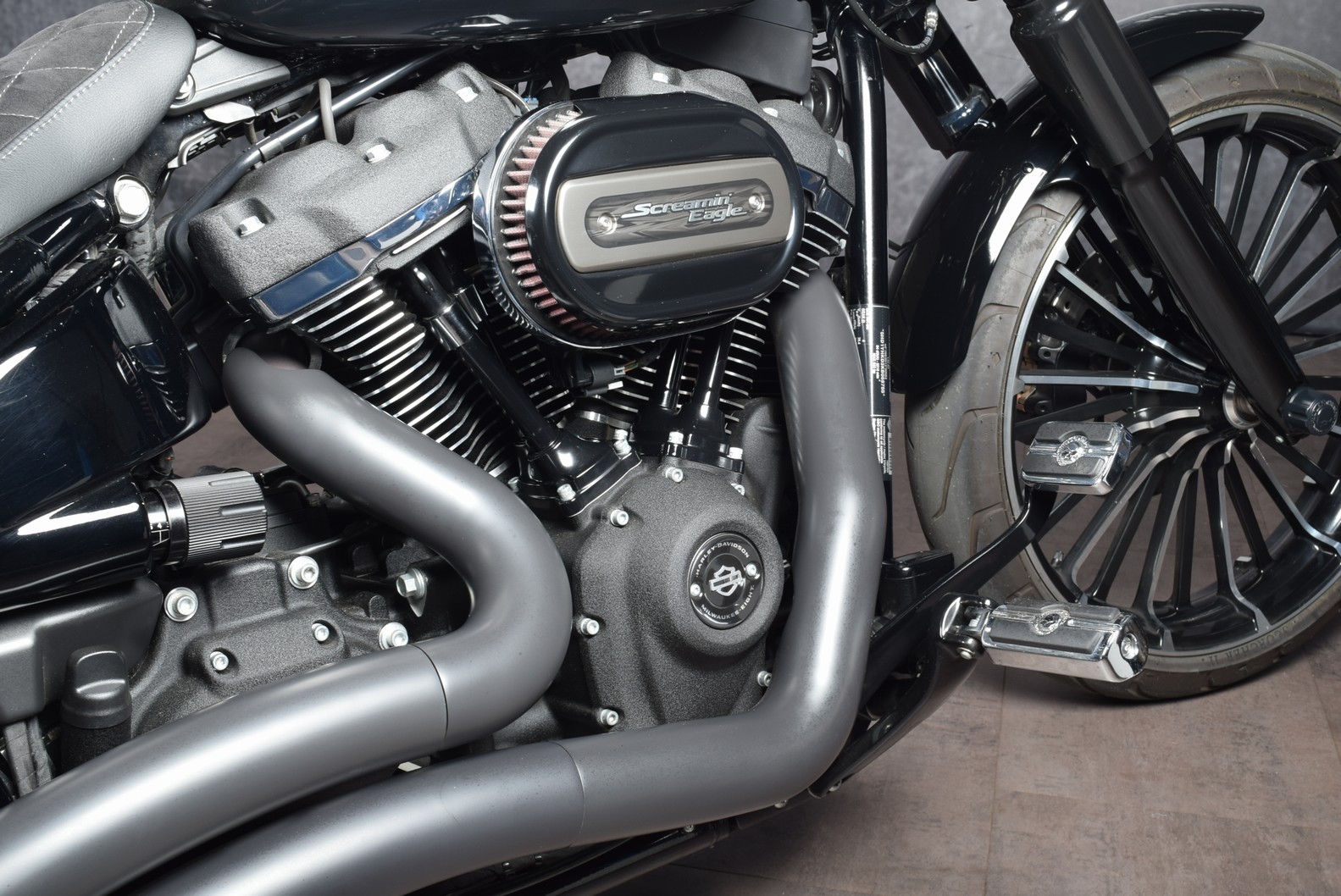 HARLEY-DAVIDSON - FXBRS Softail Breakout