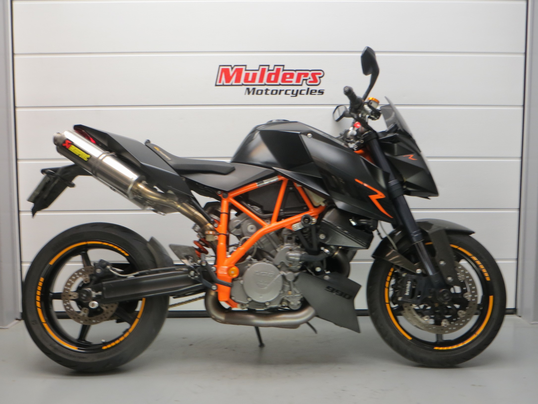 KTM - 990 SUPERDUKE R KTM 990 SUPER