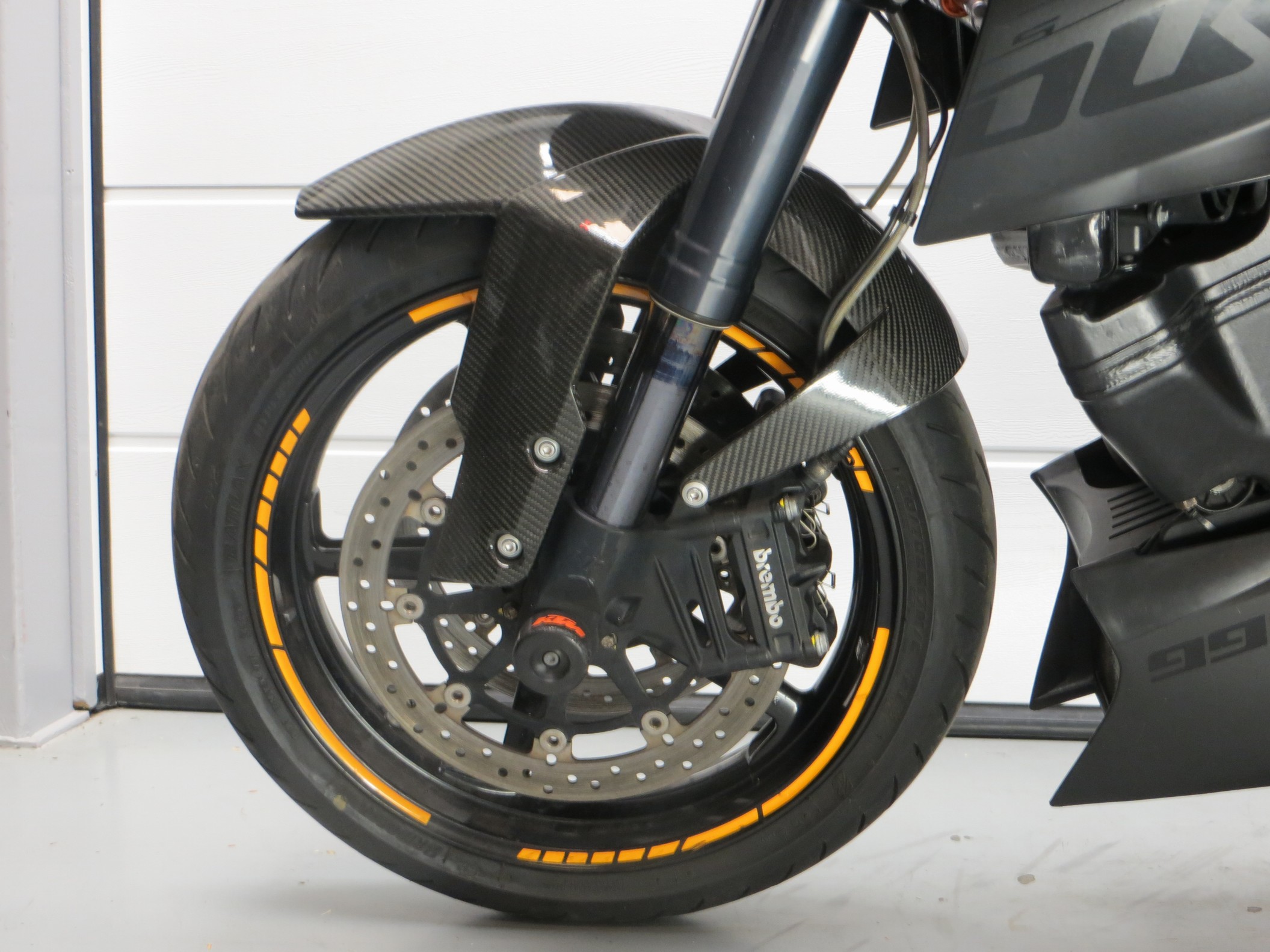KTM - 990 SUPERDUKE R KTM 990 SUPER