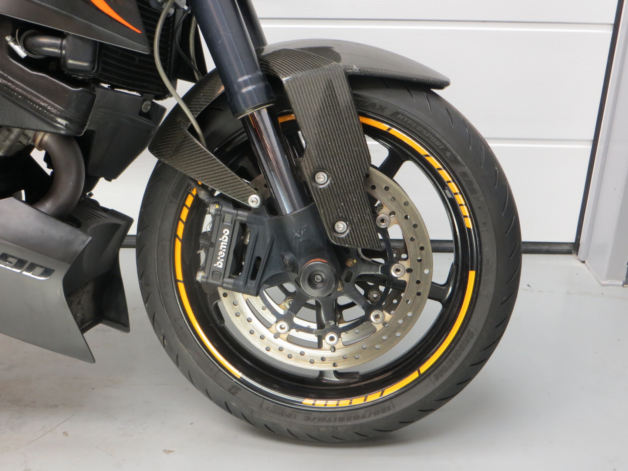 KTM - 990 SUPERDUKE R KTM 990 SUPER