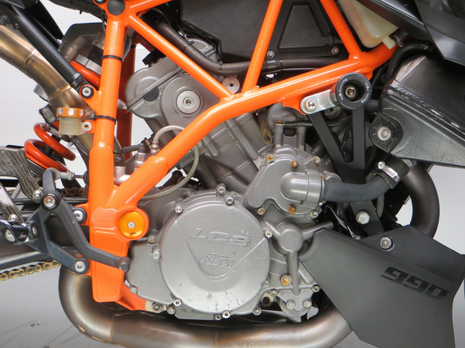 KTM - 990 SUPERDUKE R KTM 990 SUPER
