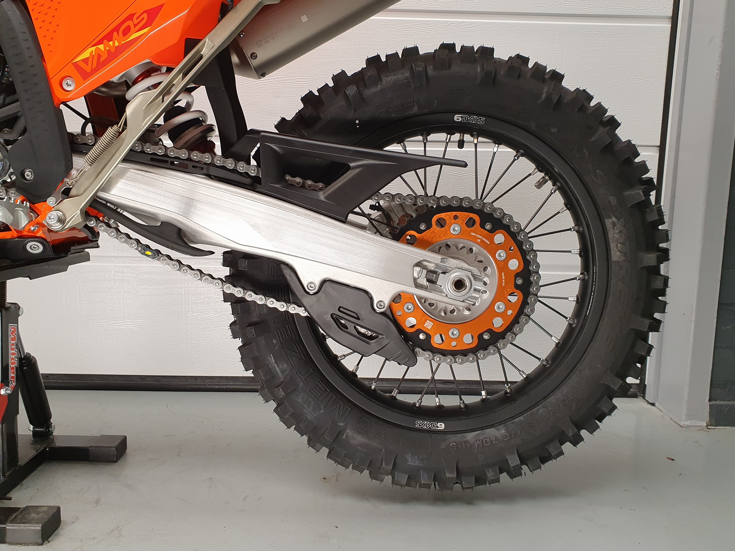 KTM - 300 EXC TBI SIX DAYS KTM 300 E