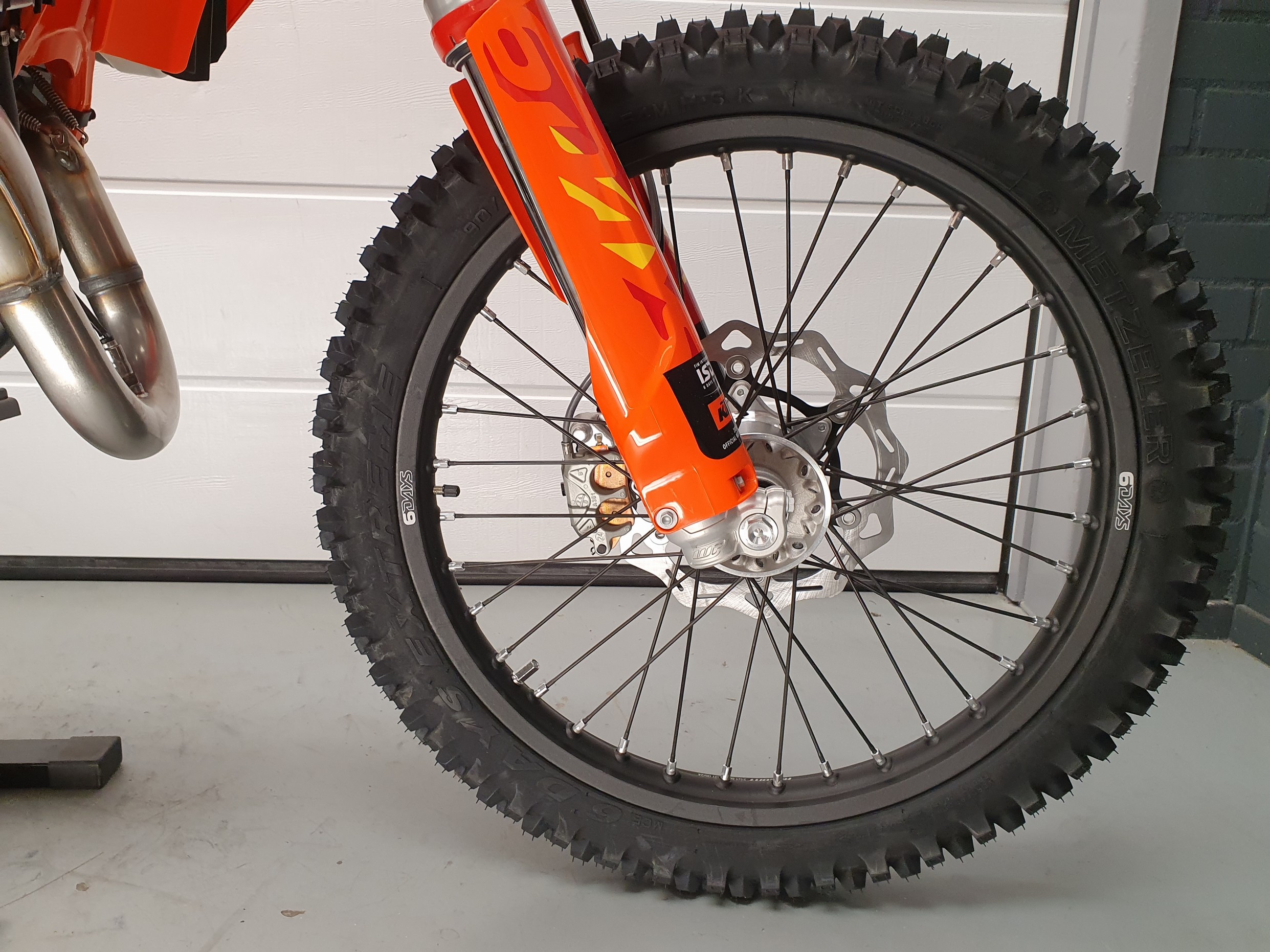 KTM - 300 EXC TBI SIX DAYS KTM 300 E