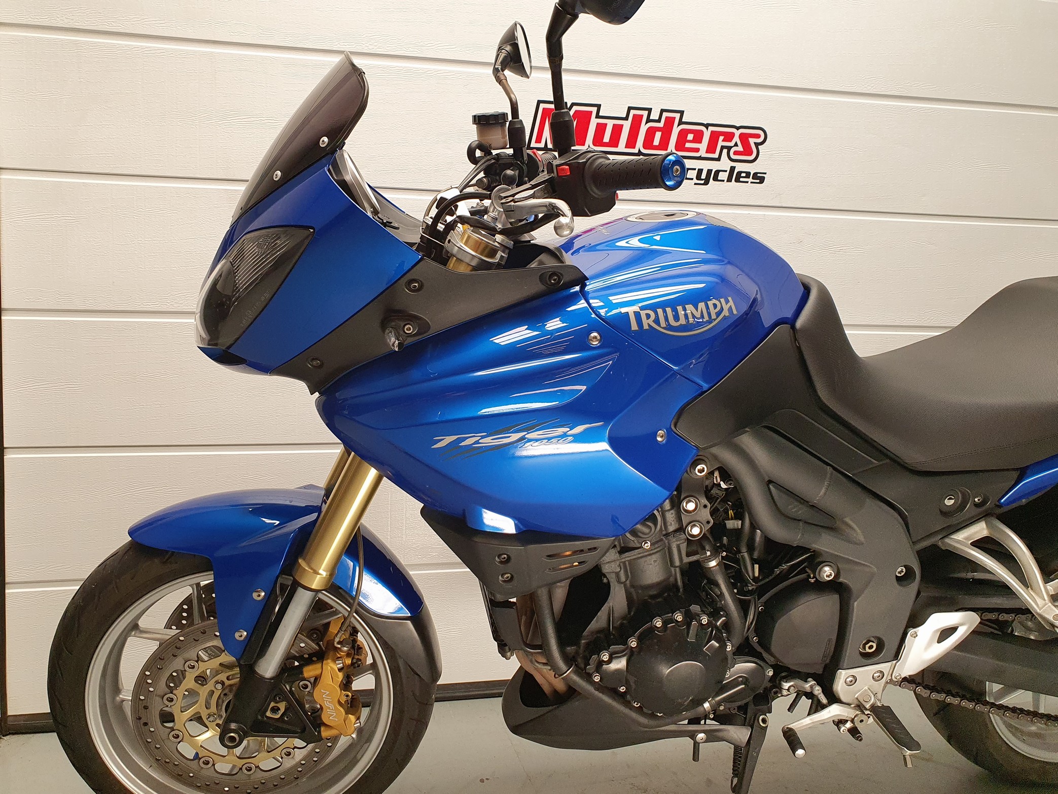 TRIUMPH - TIGER 1050 TRIUMPH TIGER 1050