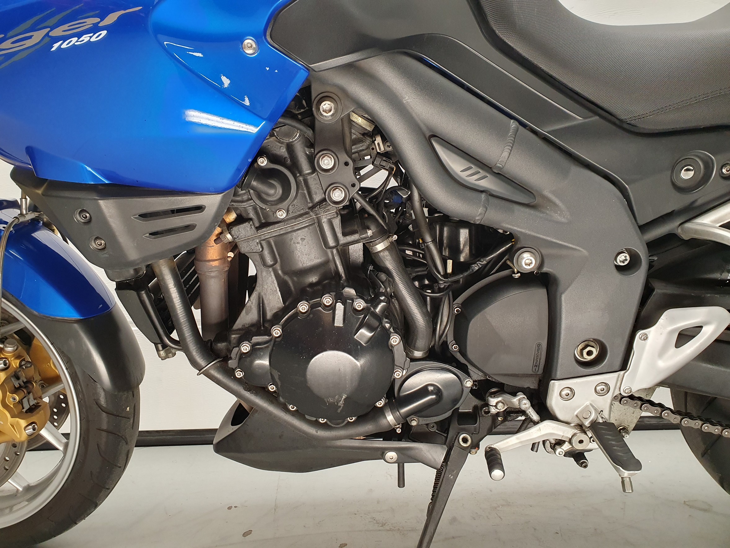 TRIUMPH - TIGER 1050 TRIUMPH TIGER 1050