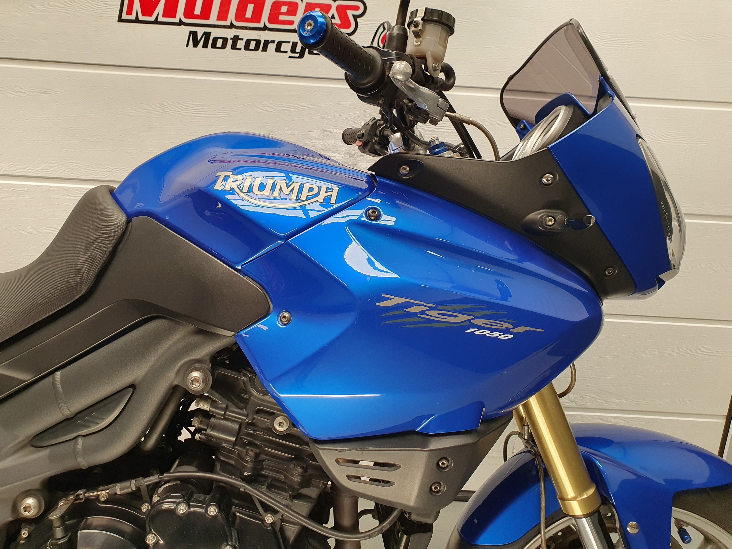 TRIUMPH - TIGER 1050 TRIUMPH TIGER 1050