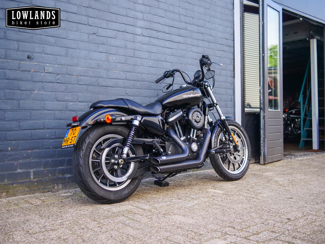 HARLEY-DAVIDSON - Sportster 883 Roadster