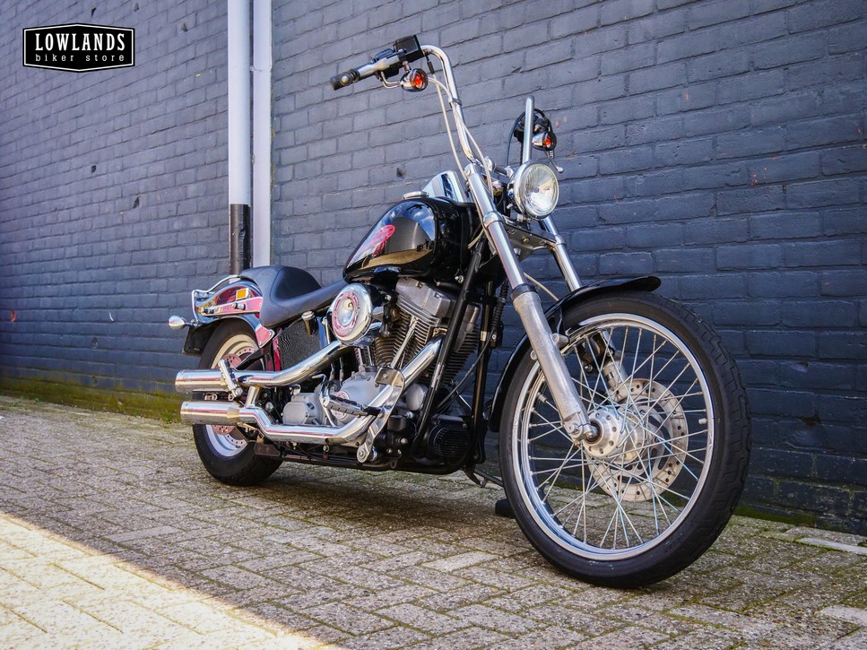 HARLEY-DAVIDSON - FXST Softail Standard