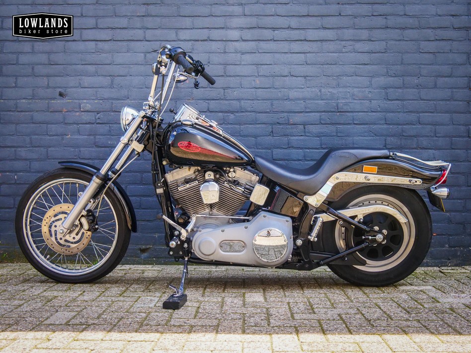 HARLEY-DAVIDSON - FXST Softail Standard