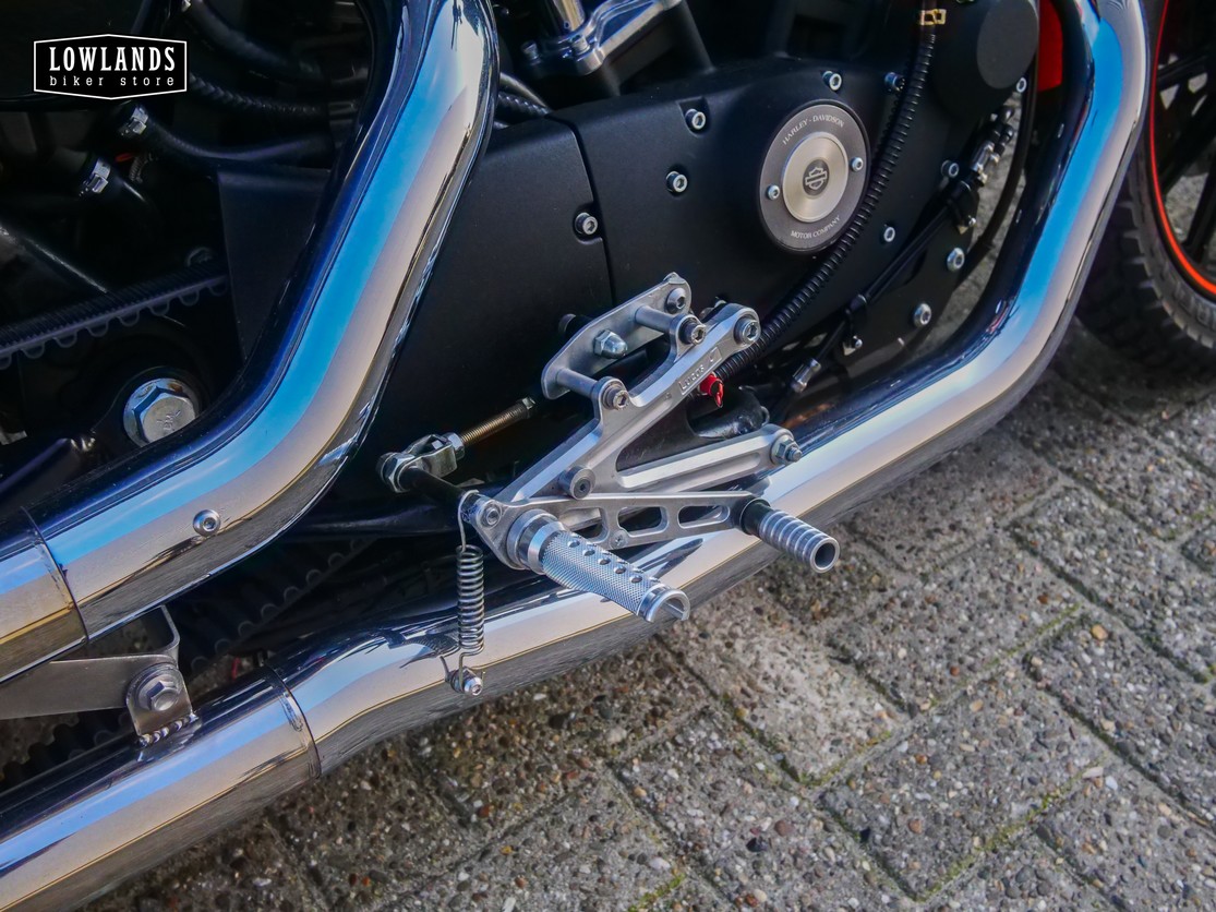 HARLEY-DAVIDSON - XL883R Sportster