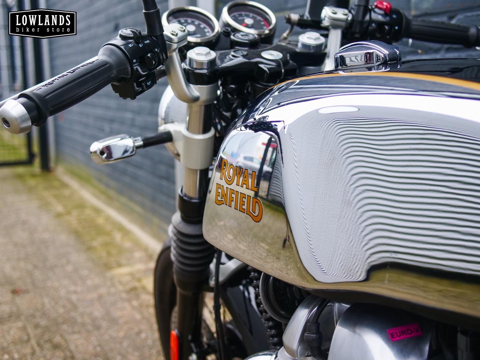 ROYAL-ENFIELD - CONTINENTAL GT Mister Clean