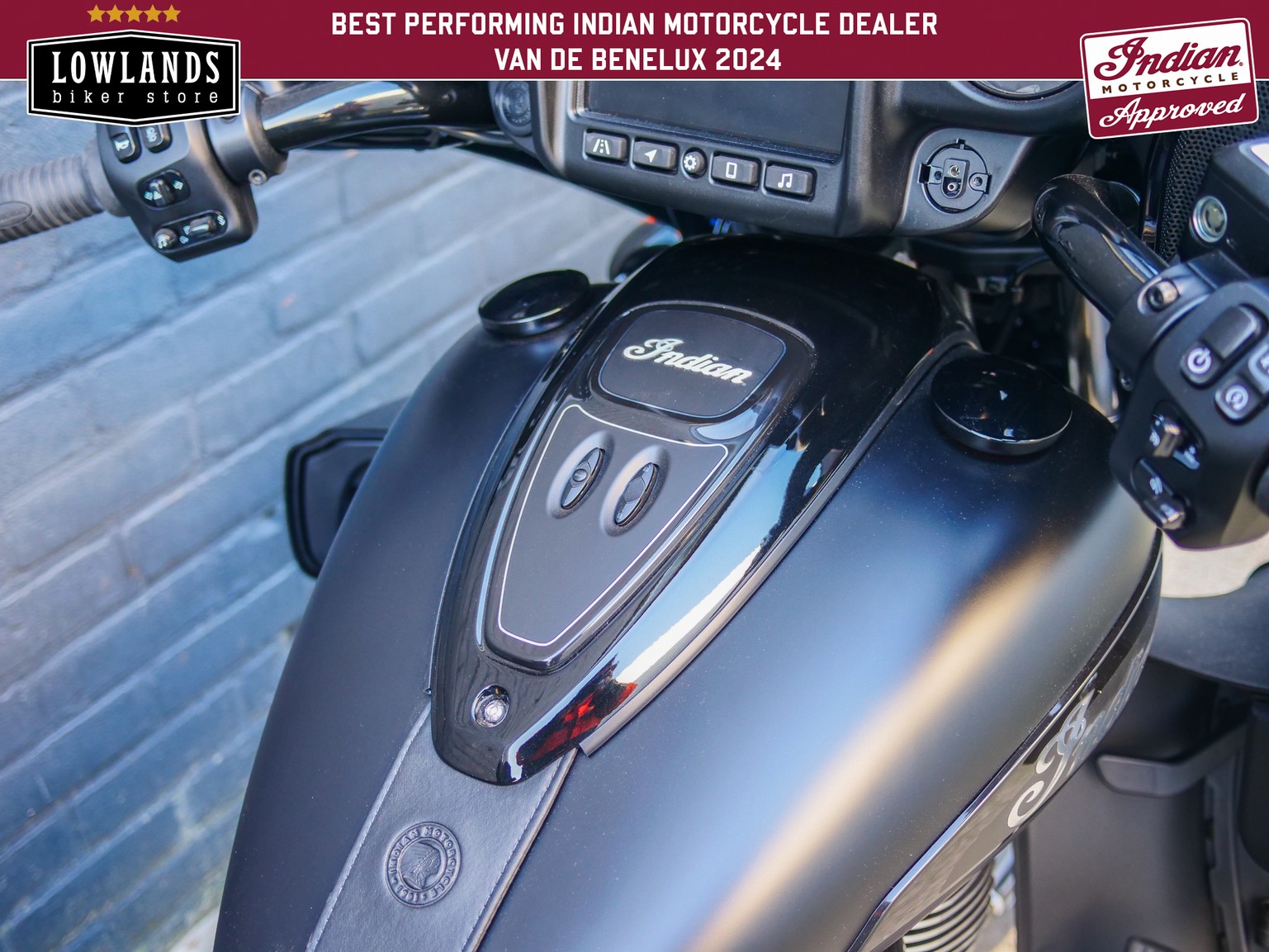 INDIAN - Roadmaster Dark Horse
