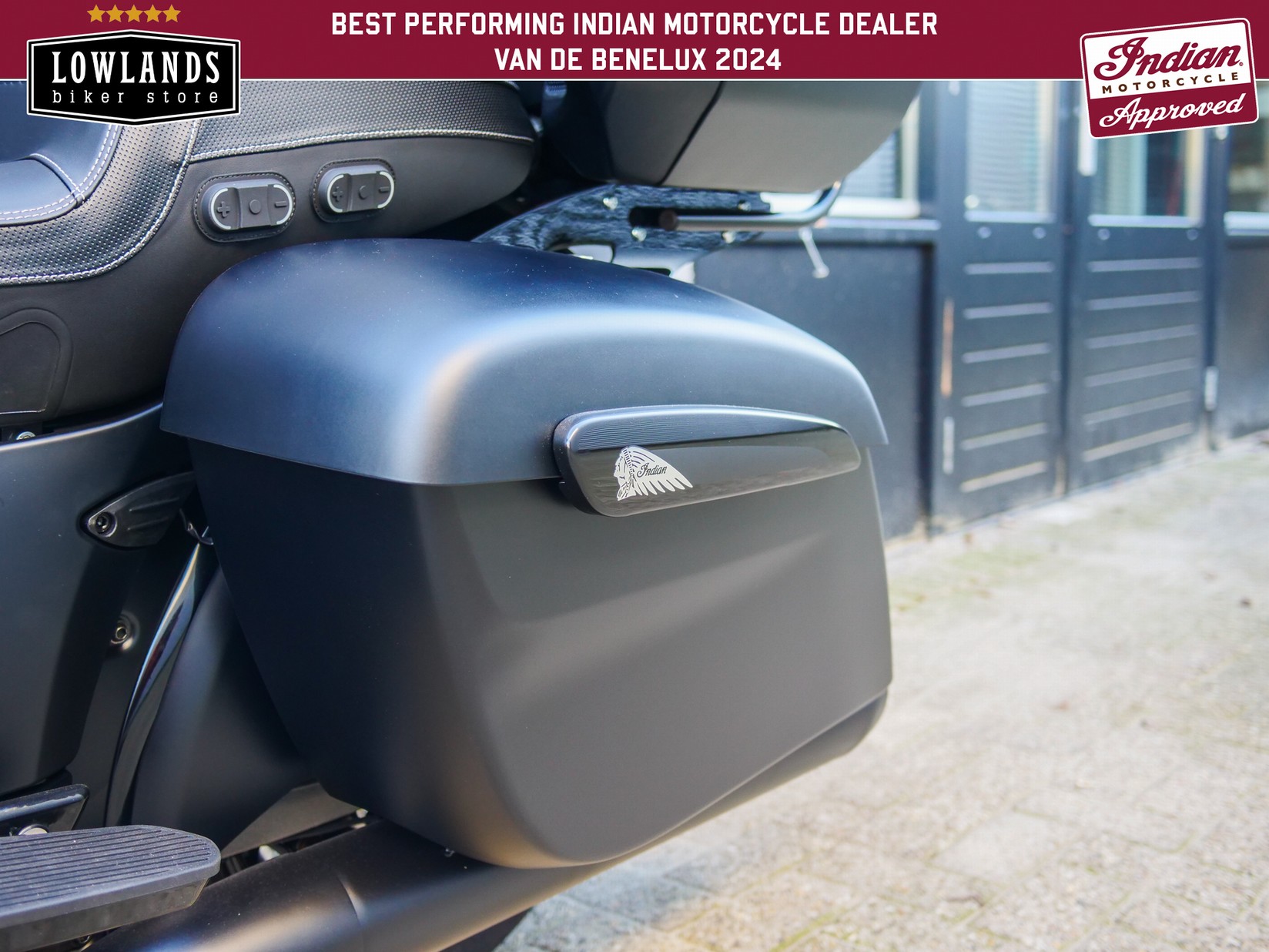 INDIAN - Roadmaster Dark Horse