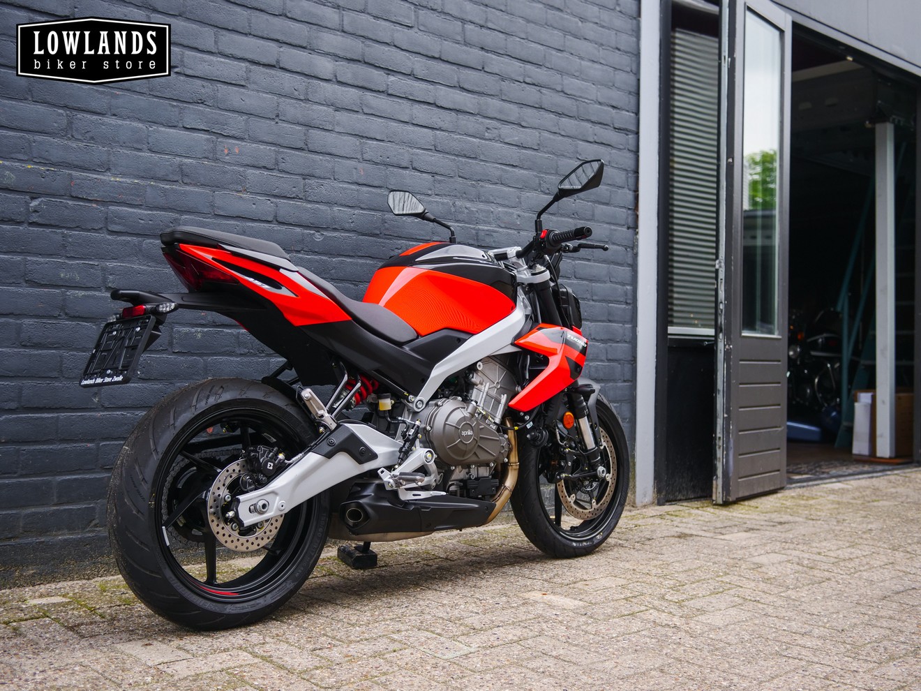 APRILIA - Tuono 457 Piranha Red