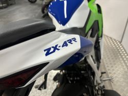 KAWASAKI - Ninja ZX 4 RR