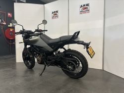 HUSQVARNA - SVARTPILEN 401