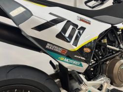 HUSQVARNA - 701 SUPERMOTO