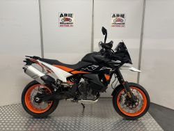 890 SMT