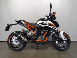 125 DUKE ABS