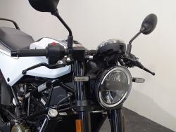 HUSQVARNA - 401 VITPILEN