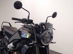HUSQVARNA - 401 SVARTPILEN