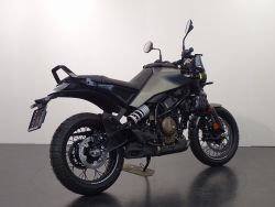 HUSQVARNA - 401 SVARTPILEN