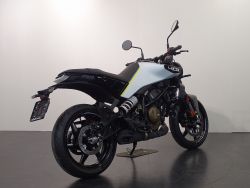 HUSQVARNA - 401 VITPILEN