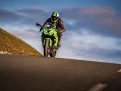 KAWASAKI - ZX-6 R