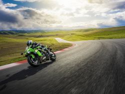 KAWASAKI - ZX-6 R