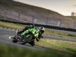 KAWASAKI - ZX-6 R