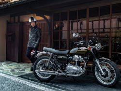 KAWASAKI - W800