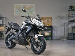 KAWASAKI - VERSYS 650