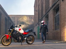 YAMAHA - XSR 900