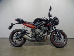 STREET TRIPLE R